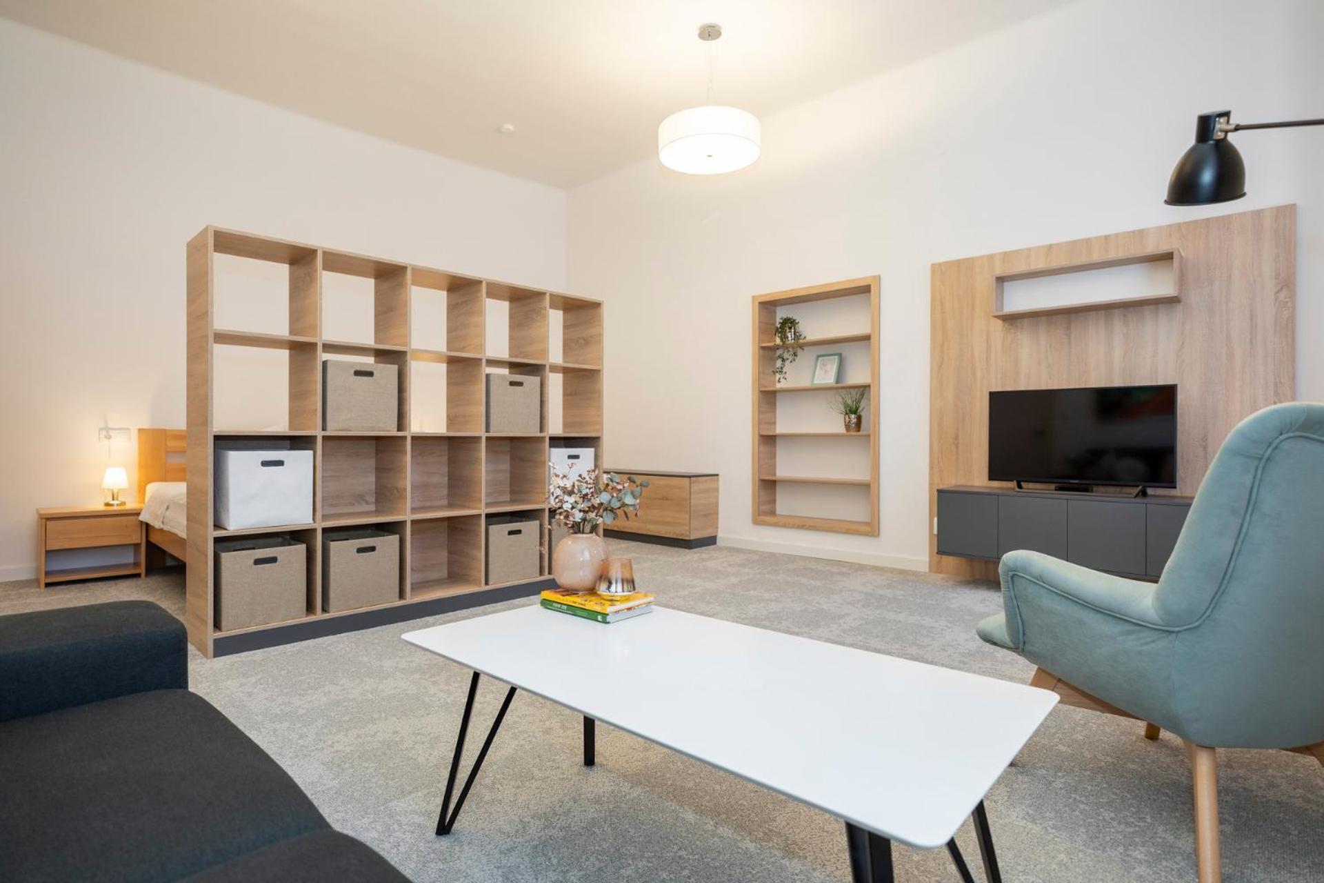 Alure Residences 10 - 24H Self Check-In & Private Parking Next To The Apartment Building Included, City Center Right On Snp Square In A Quiet Passage, New Building, Best Deal In Town Banská Bystrica Extérieur photo